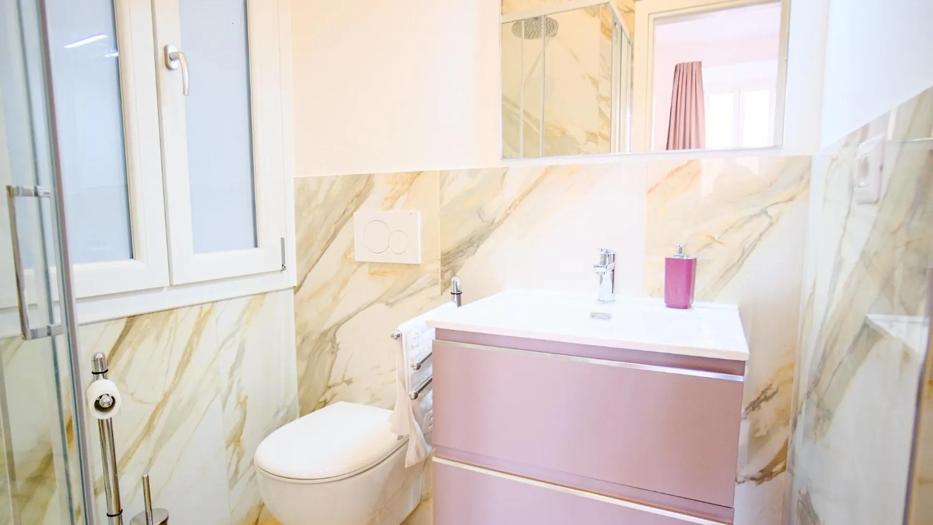 Cavour - Boutique Home In Florence